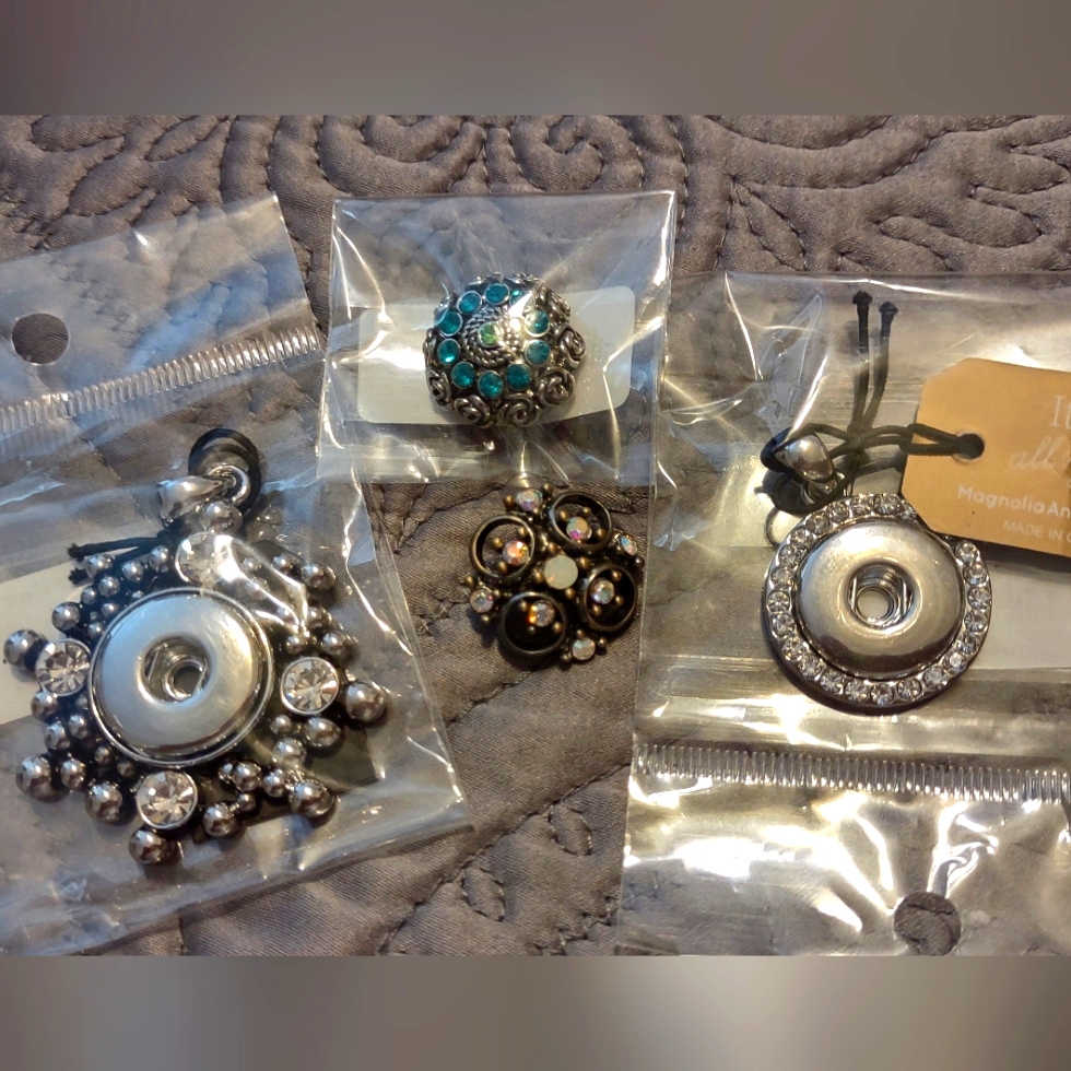 Magnolia And Vine Two Necklace Pendants Two Snaps Pics Do Not Do Them Justice 18$
